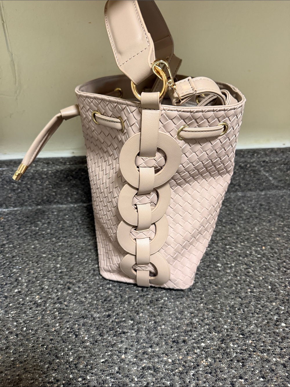 Katherine's Collection Blush Pink Woven Drawstring Shoulder Bag/crossbody bag - Picture 2 of 5